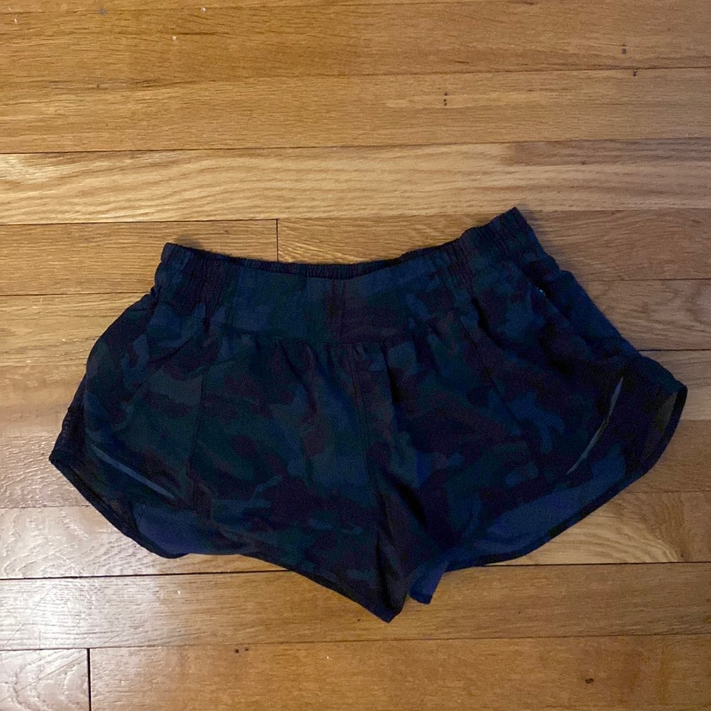 Lululemon Hotty Hot Low-Rise Shorts